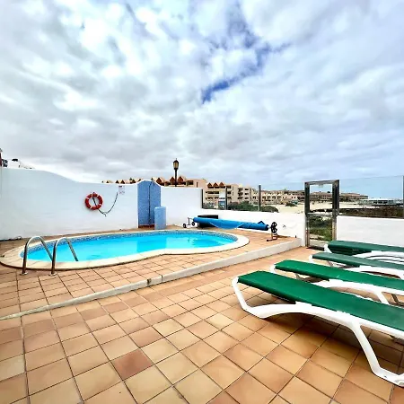 Villa Con Piscina Privada En La Playa En Corralejo