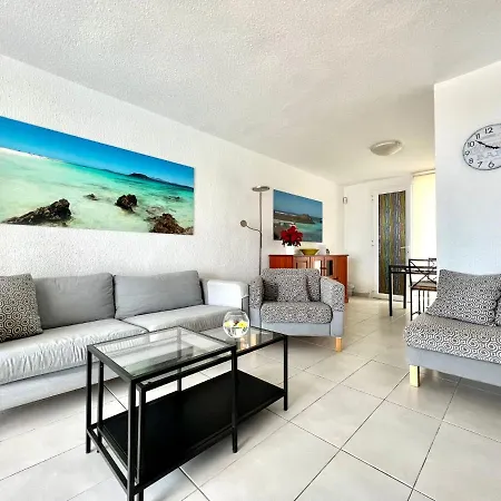 Villa Con Piscina Privada En La Playa En *