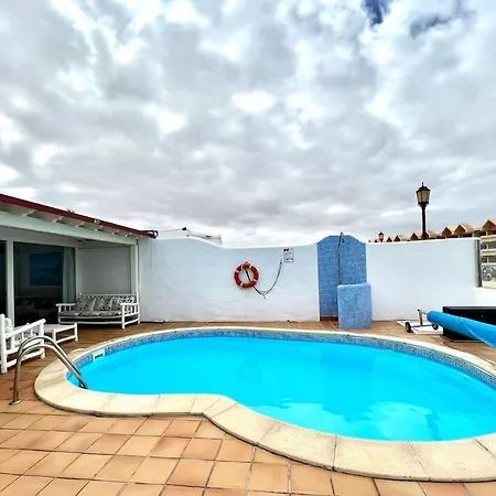 Villa Con Piscina Privada En La Playa En Corralejo